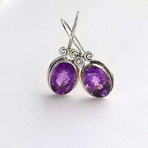 Nwt Oval cut Amethyst drop earrings in Sterling Silver